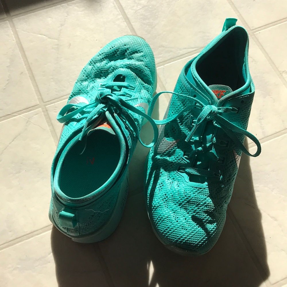 Nike zoom tennis shoes :)